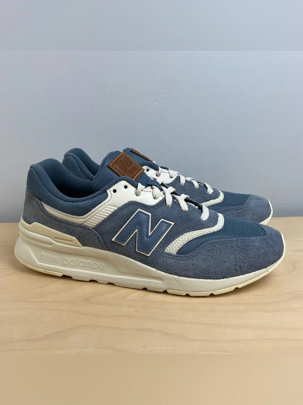 New Balance Men’s Size 8.0 D 997H Light Blue White Suede Athletic Shoes NWOT